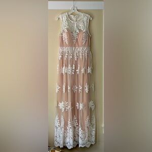 Never been worn BHLDN gown.